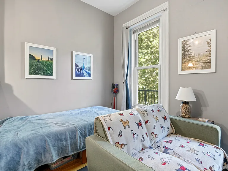 3 Saint Charles St #4 — Photo 3