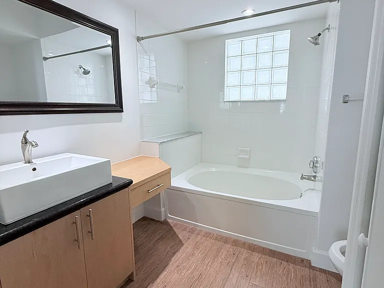 3245 NE 184th St #13405 — Photo 10