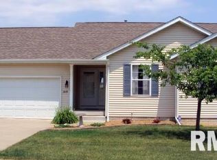 915 5th Avenue Dr, Andalusia, IL 61232