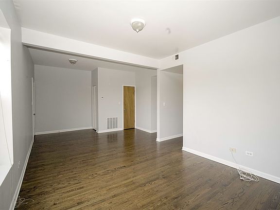 839 Sacramento LR