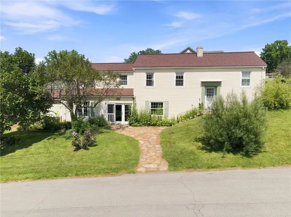 708 Grant St, East Brady, PA 16028
