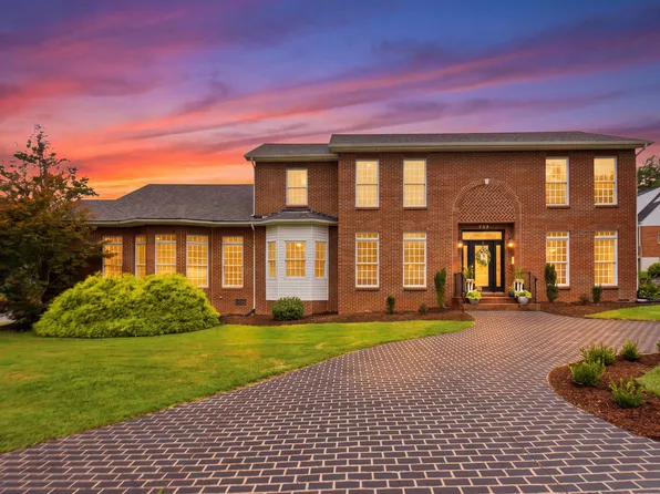 204 Valley Vista Dr, Frankfort, KY 40601