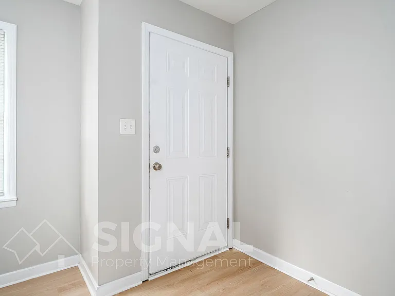112 19th Ave NW — Photo 5