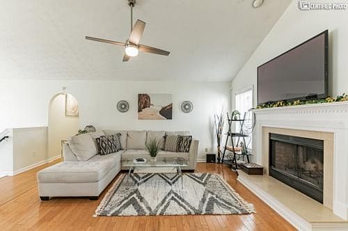 3rd image of 2626 Abbotts Glen Dr NW