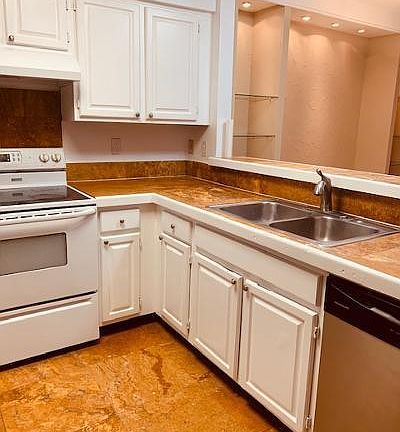 4th image of 1604 Arcadia Dr Unit 204