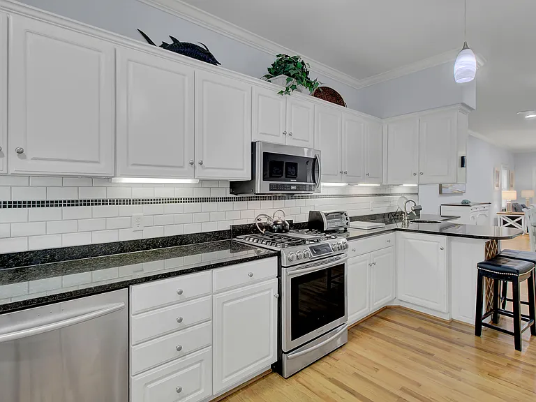 7 Yacht Harbor Ct — Photo 12