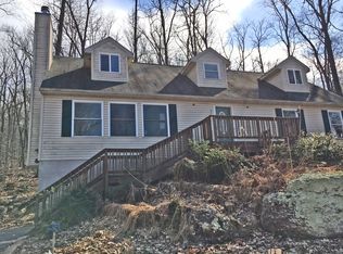 8626 Maple Grove Rd, Spring Grove, PA 17362