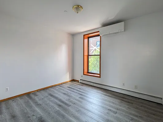 Rented by MySpaceNYC | media 12