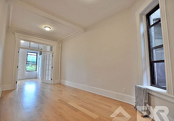 5th image of 681 Sterling Pl APT 3L