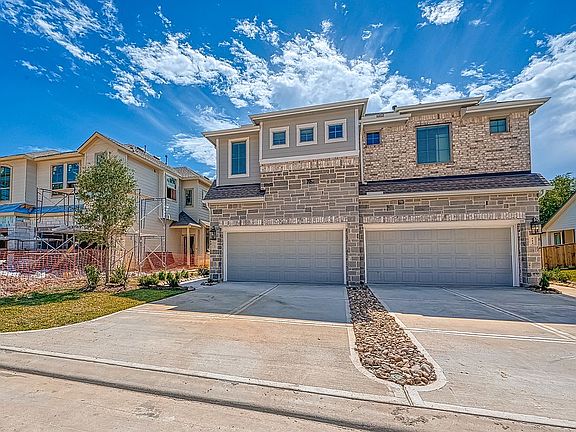 2nd image of 548 Long Leaf Pine Dr