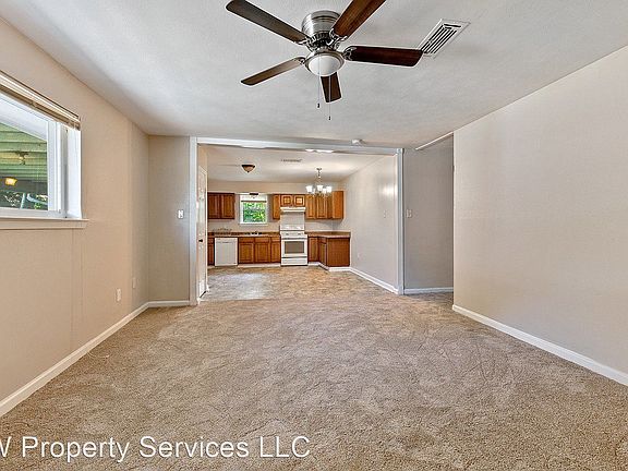 2nd image of 8542 Hayne Blvd