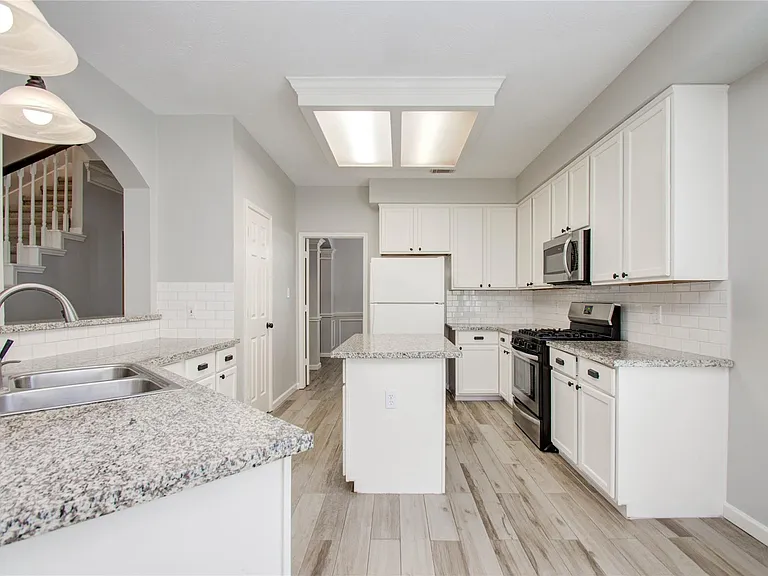 24302 Schivener House Ln — Photo 10