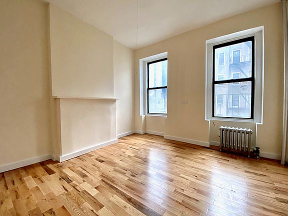 2nd image of 451 W 36th St APT 3A