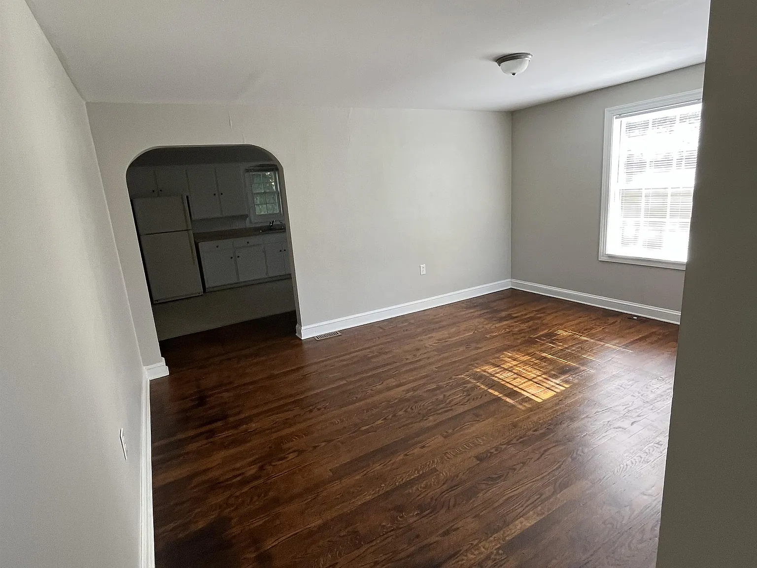 332 Shawnee Avenue - 332 — Photo 2