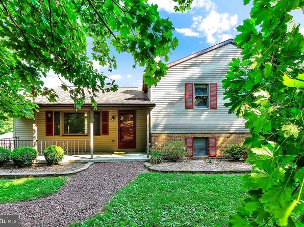 551 Birch Hill Rd, Shoemakersville, PA 19555