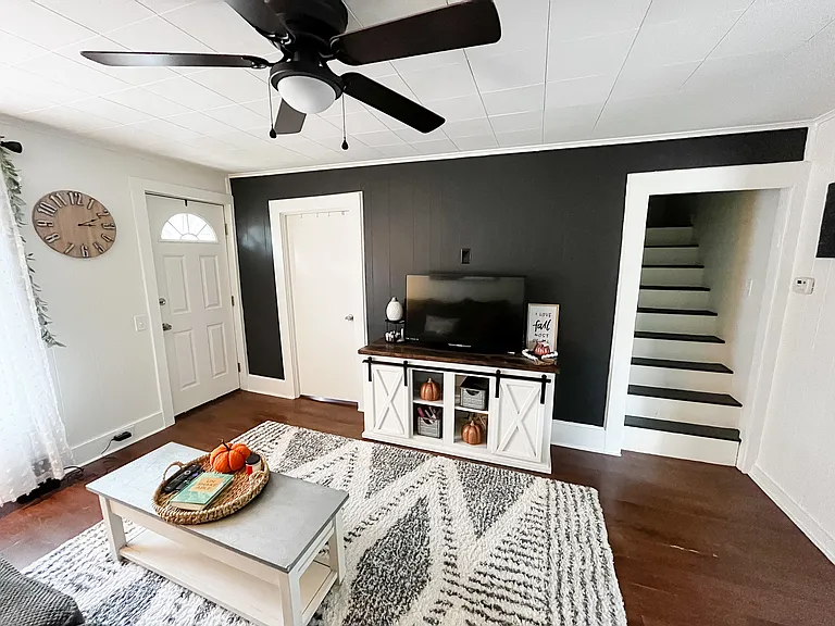 1110 Jordan Lake Ave — Photo 2