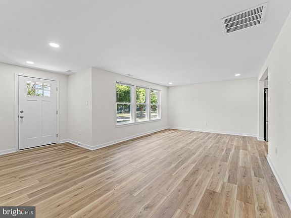3rd image of 25 Marlyn St