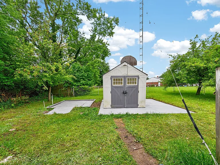 861 W Galbraith Rd — Photo 39