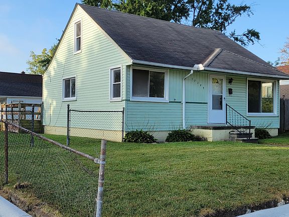 2nd image of 17284 Ivanhoe St