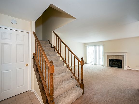 5th image of 1574 Brittany Ct Unit 1574