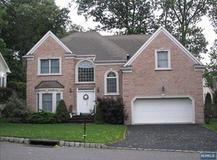 406 Sharon Ln, Wyckoff, NJ