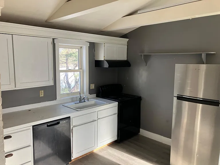 987 Main St #2 — Photo 3