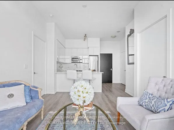 9471 Yonge St, Richmond Hill, ON