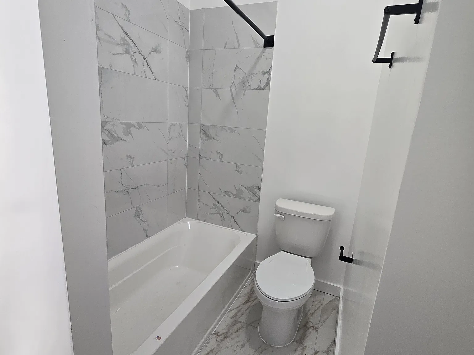 5 bed, $2,600 — Photo 3