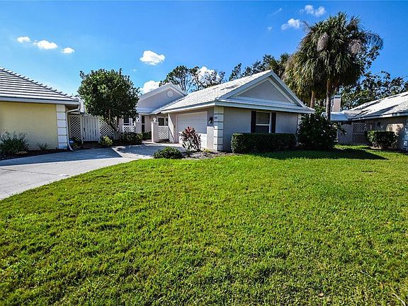 3rd image of 733 Brightside Crescent Dr #31