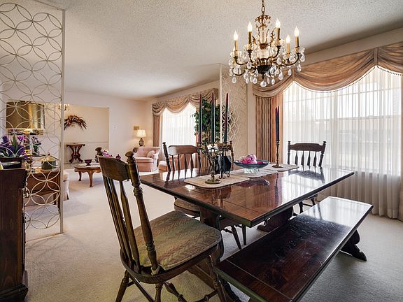 3rd image of 9521 Desert Hills Ln