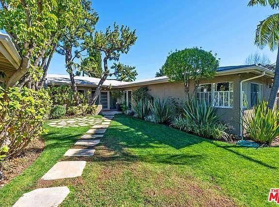 3rd image of 2670 Carmar Dr