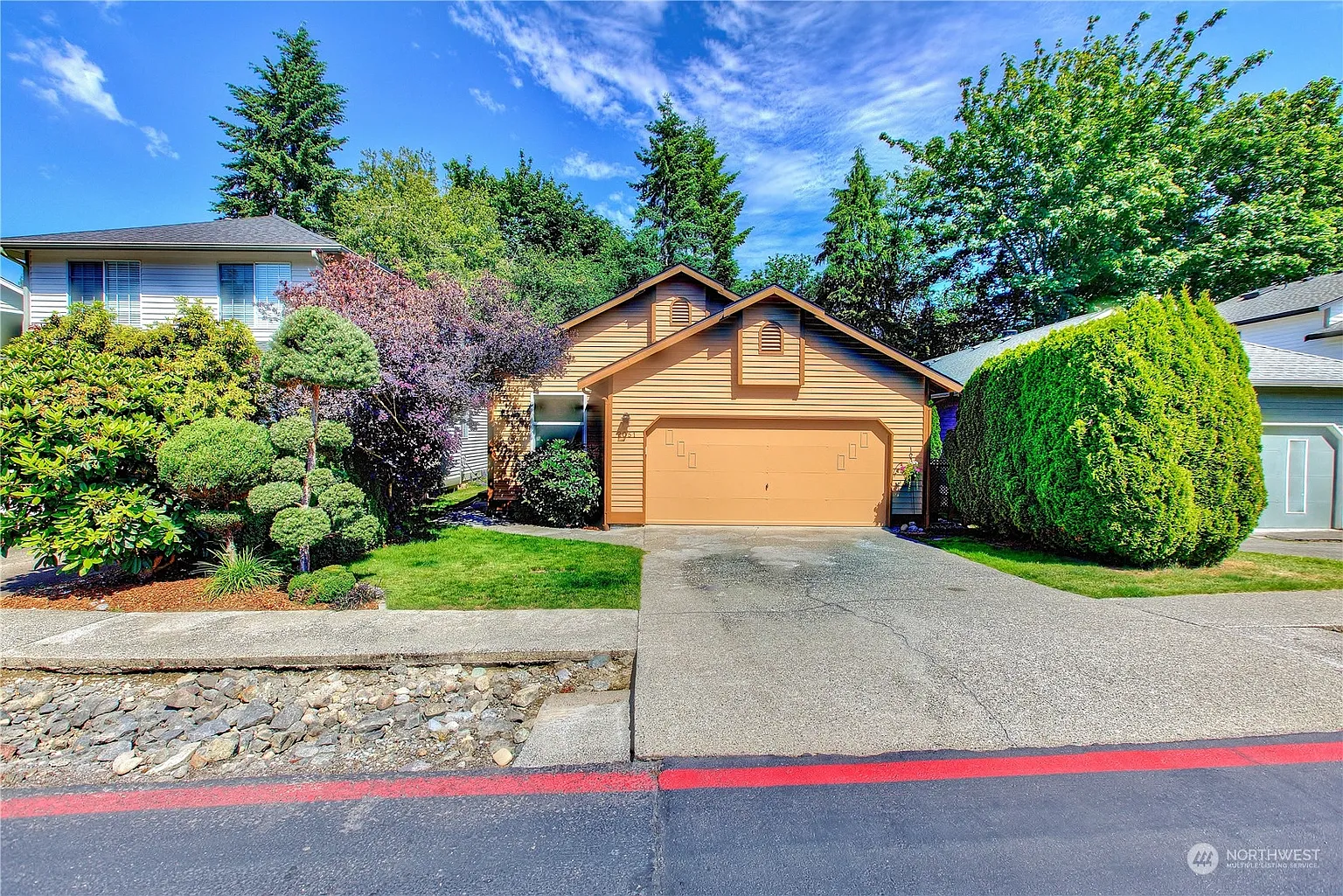 2051 SE 8th Place photo 1