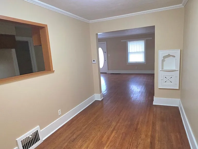 1038 S Delaware Ave — Photo 9