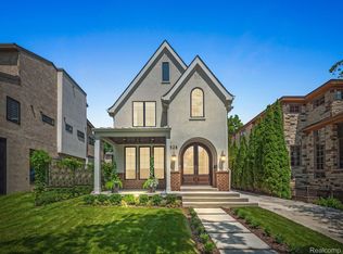 528 Park St, Birmingham, MI 48009