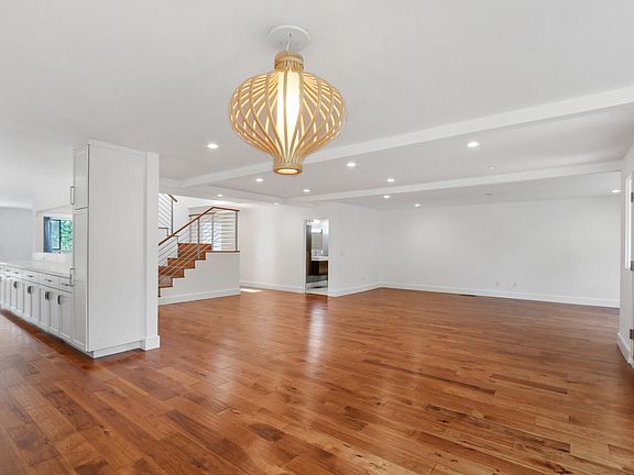 3rd image of 3004 Glenn Ave