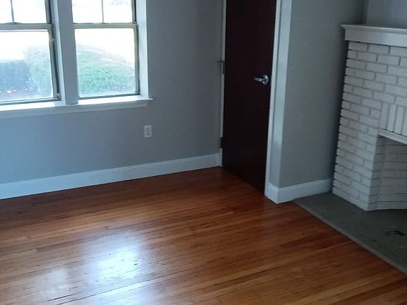 4th image of 206 Farmington Ave #114