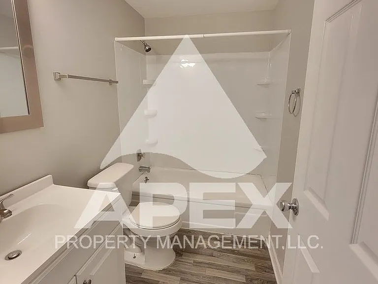 Fairhill Apartments — Photo 7