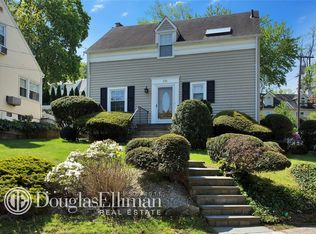 270 Thompson Shore Rd, Manhasset, NY 11030