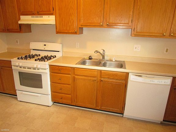 3rd image of 7169 Mahogany Dr