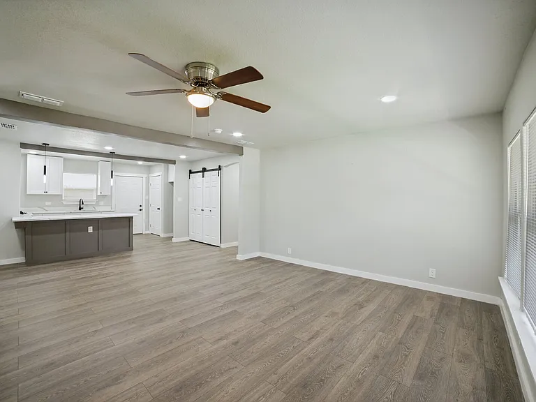 703 W Rosewood Ave — Photo 21