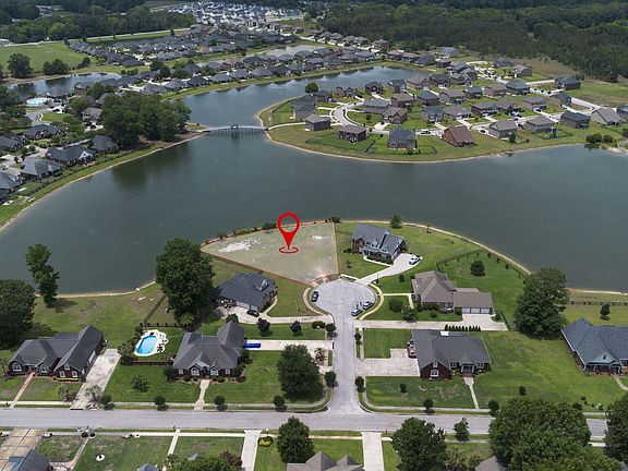 3rd image of 40 Currituck Ct