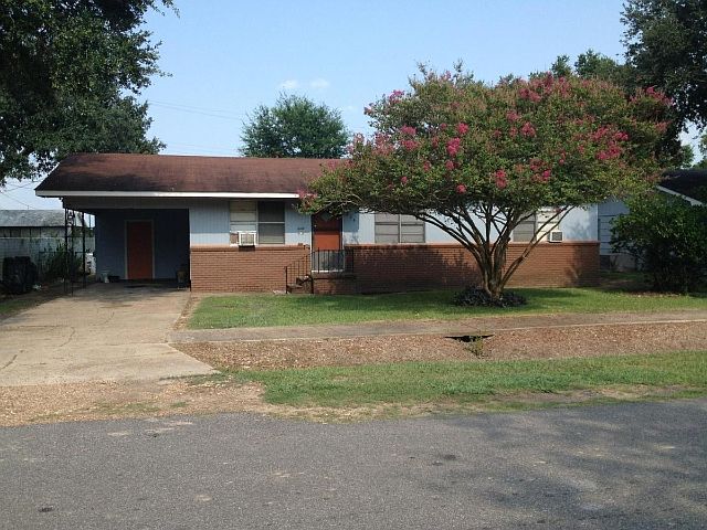 1st image of 809 Louisiana Ave