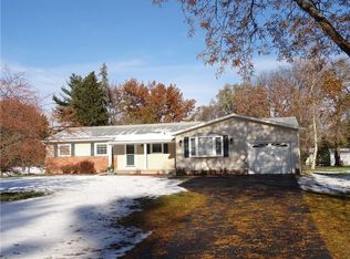460 Apple Orchard Ln, Webster, NY 14580