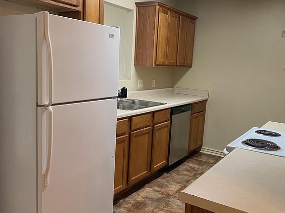5th image of 222 Graystone Cir #222