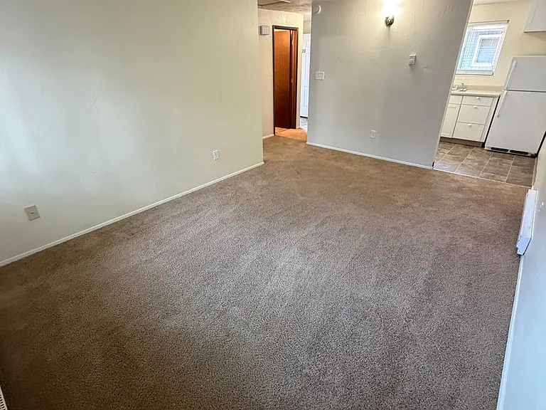950 NW Sycamore Ave #11 — Photo 7