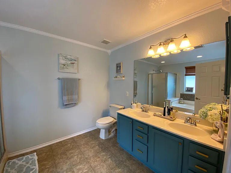 7915 Colonia — Photo 7