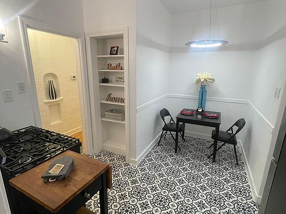 3rd image of 130 N Croft Ave APT 2