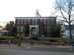 991 Phyllis Ln, Oradell, NJ 07649