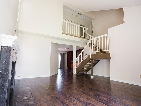 4th image of 1092 Peppertree Dr