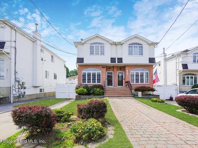 1580 Woodrow Rd, Staten Island, NY, 10309